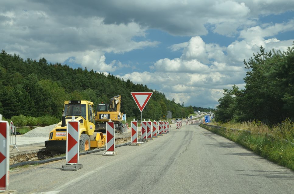 Construction preparation of new motorways towards Austria, Poland and Olomouc is in full swing