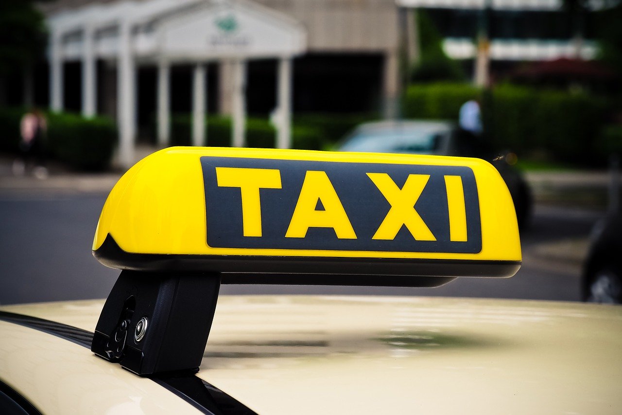 Moderní mobilní aplikace taxislužeb dostaly od poslanců zelenou