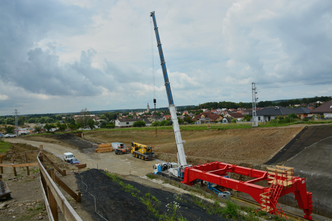 Stavba na trati mezi Prahou a Českými Budějovicemi: Práce na rychlejším spojení běží