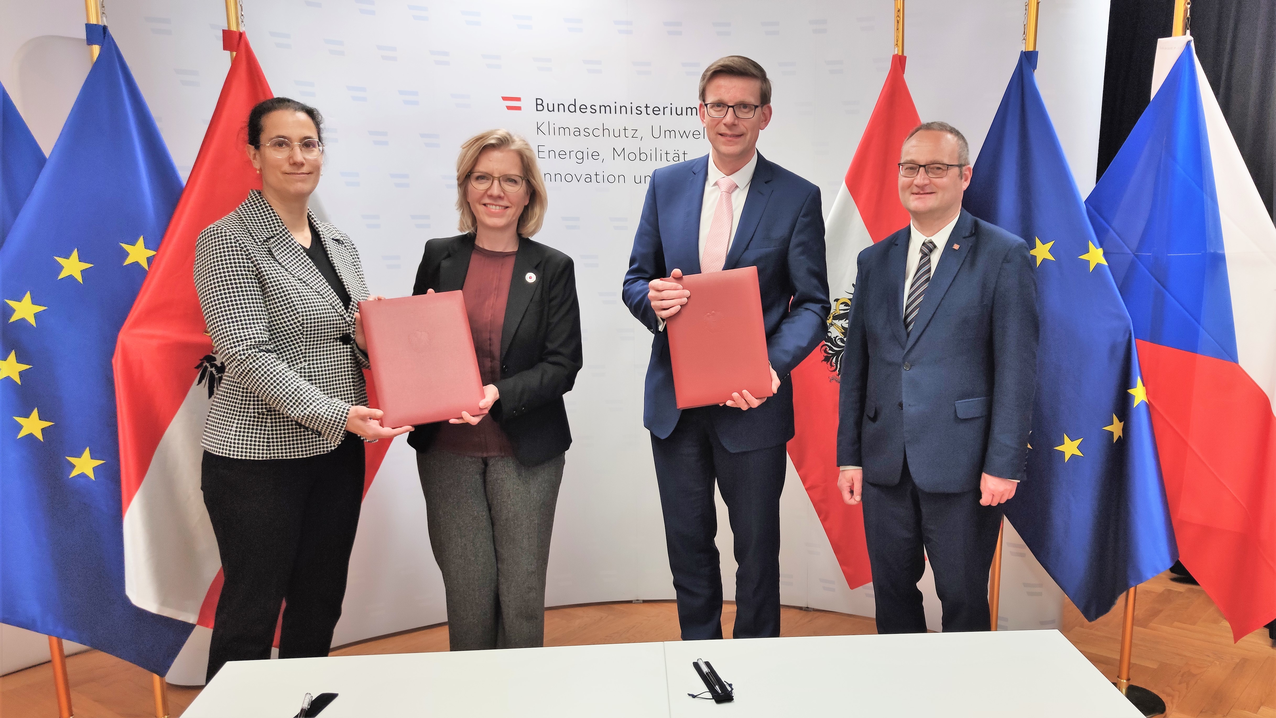 Minister Kupka in Vienna: We will improve the railway connection to Austria via České Velenice