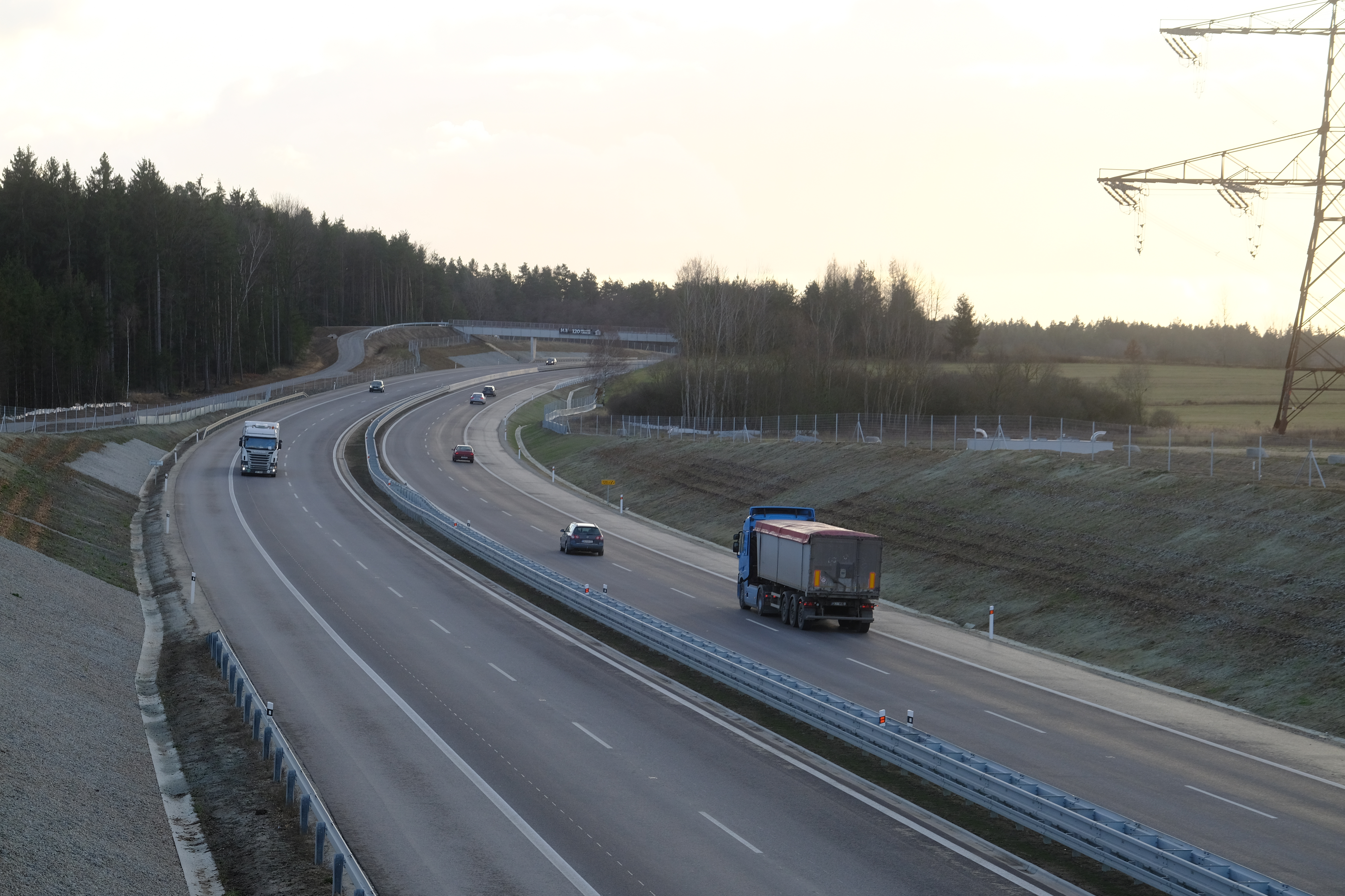 Nový jedenáctikilometrový úsek D3 mezi Ševětínem a Borkem otevřen řidičům
