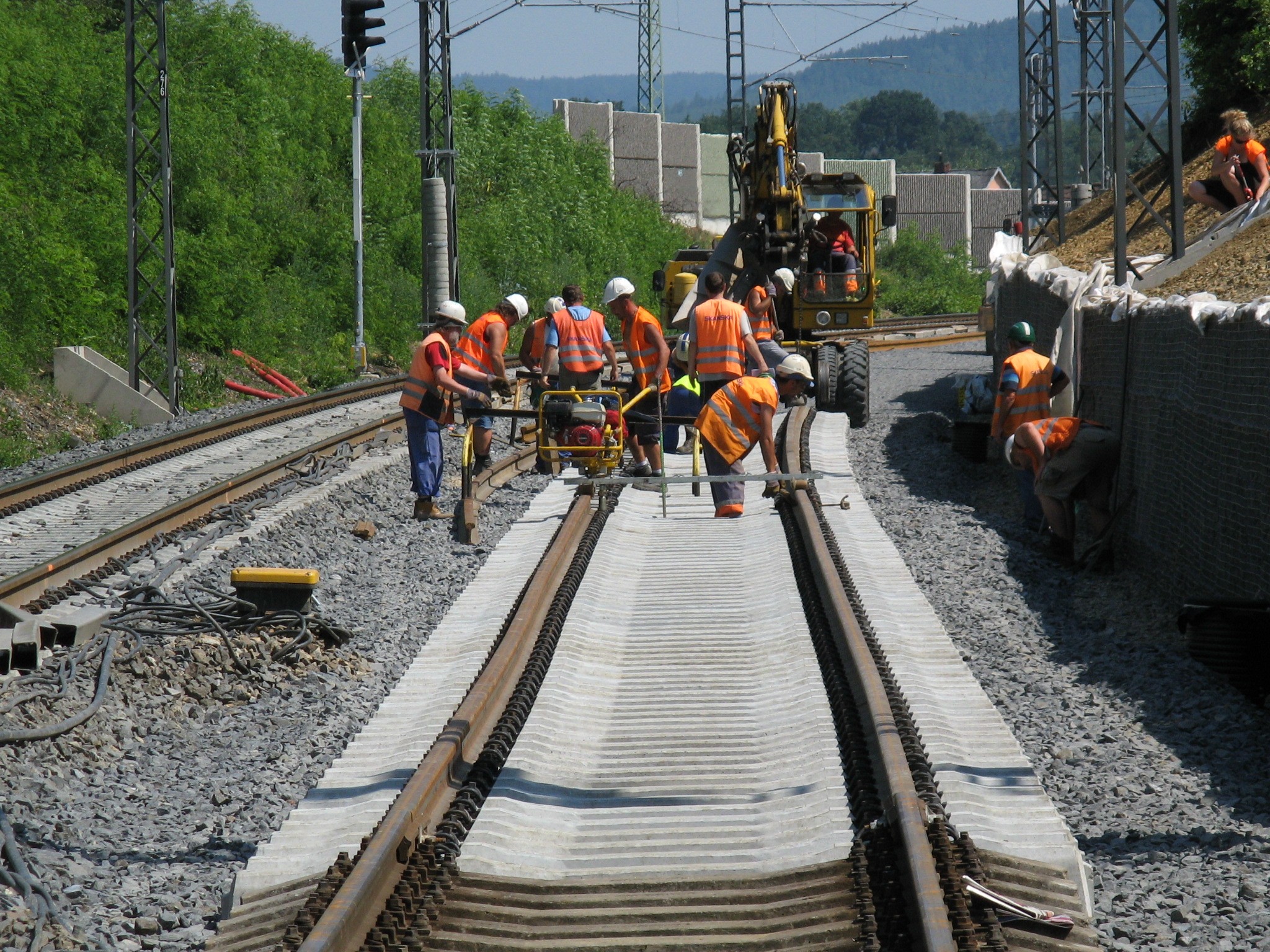 Stavební sezona na železnici se naplno rozběhla, dopady do provozu budou letos menší
