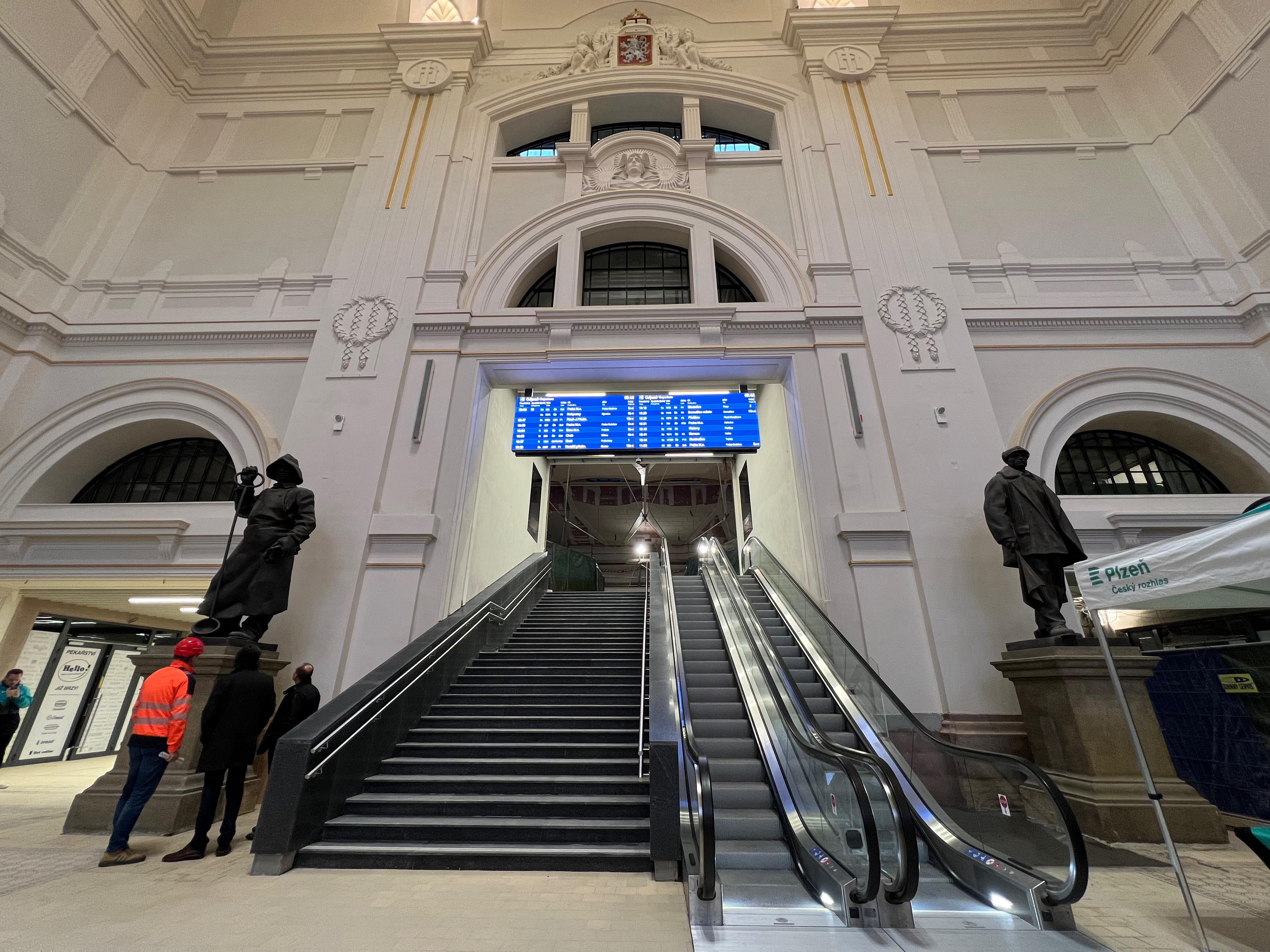 Budova plzeňského hlavního nádraží se zítra otevře pro cestující