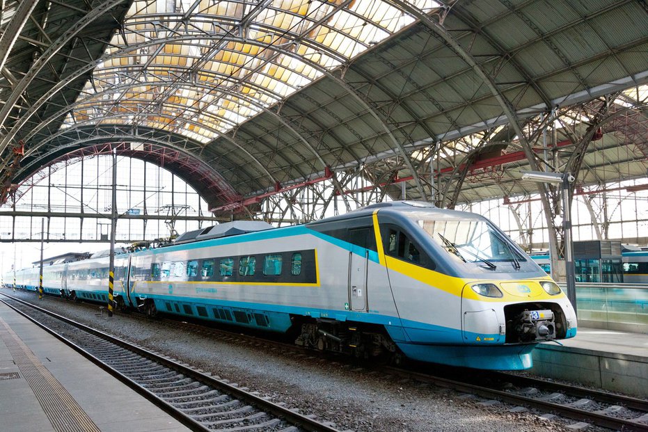 Od 15. května znovu vyjely rychlovlaky Pendolino z Ostravy do Prahy, na tratě se vrátily další vlaky