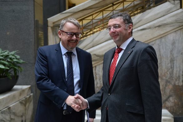 Minister Ťok with his Austrian counterpart Leichtfried signed an agreement on the connection between the D3 motorway and the S10 